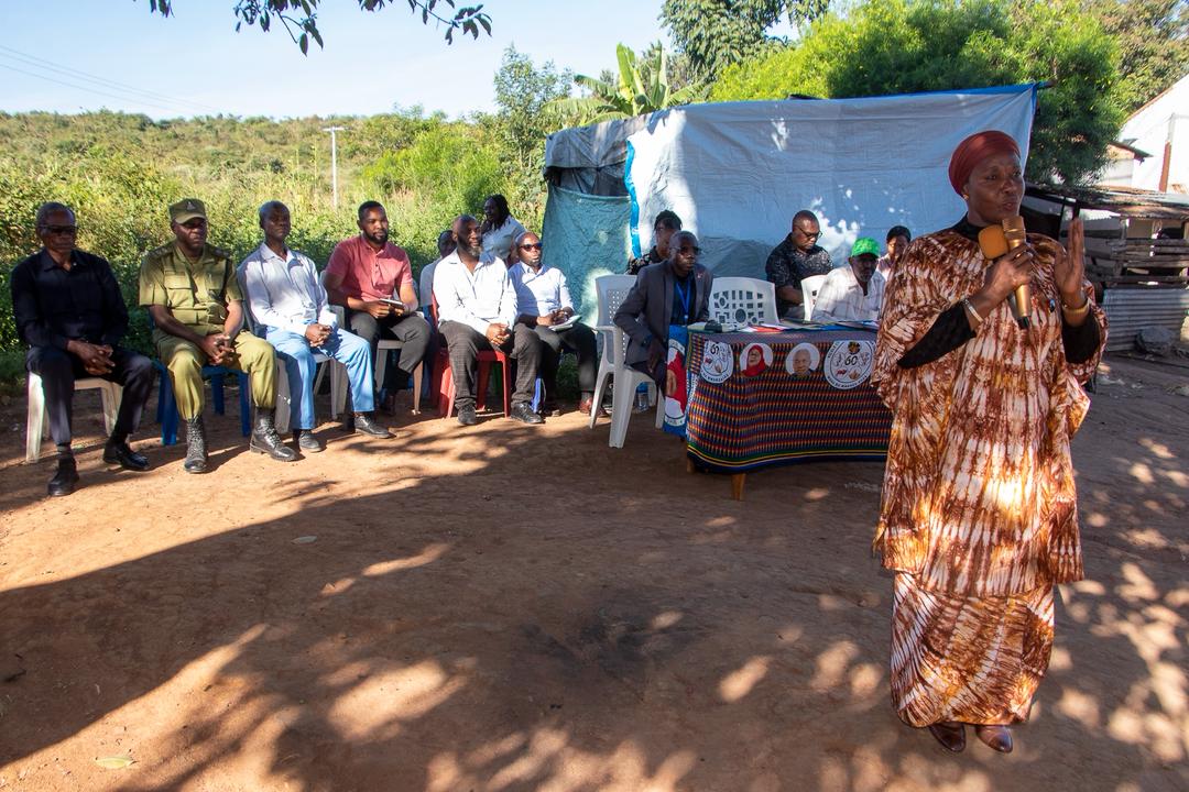 DC NYAMAGANA ATATUA KERO ZA WANANCHI  KATA YA MBUGANI, WAMPONGEZA